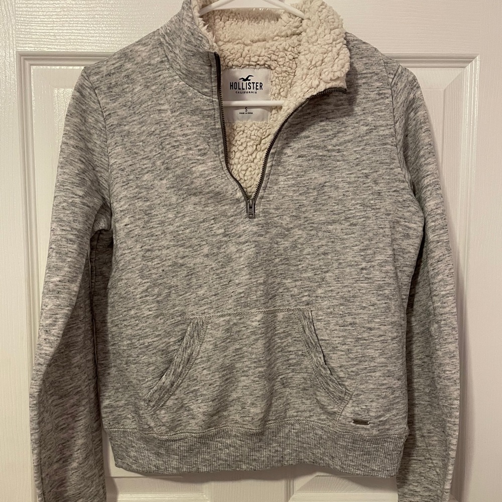 Hollister sweater